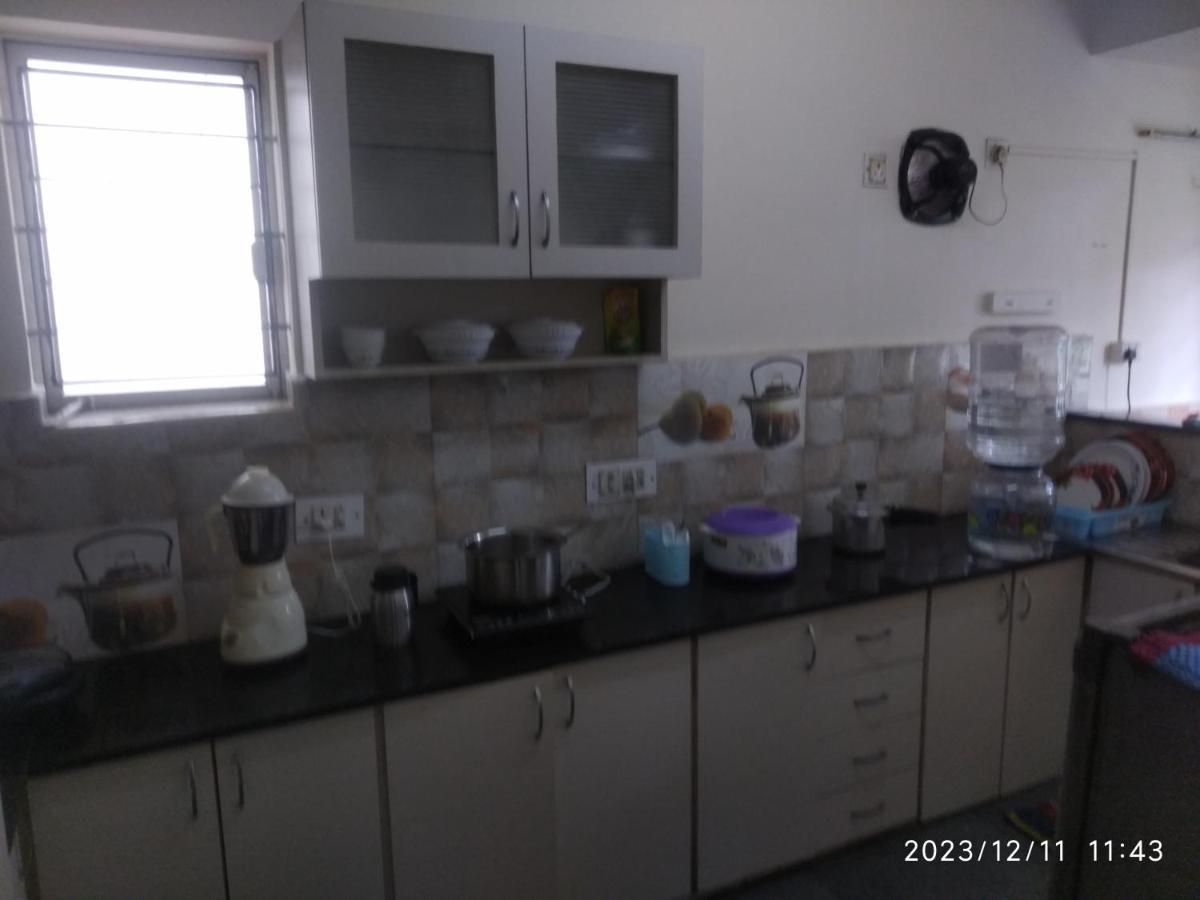 Royale Seaward Service Apartments Csennai Kültér fotó